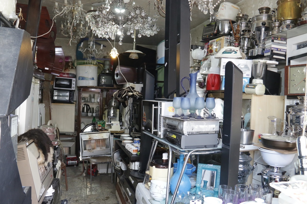 سمساریهای سیدرضی پررونقتر از بازار کالای نو سمساریهای سیدرضی پررونقتر از بازار کالای نو