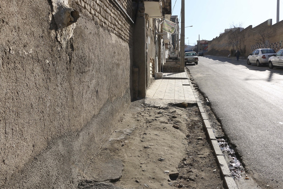 جمع مهربان کرمانجها در خیابان شقایق ۱۱ جمع مهربان کرمانجها در خیابان شقایق ۱۱