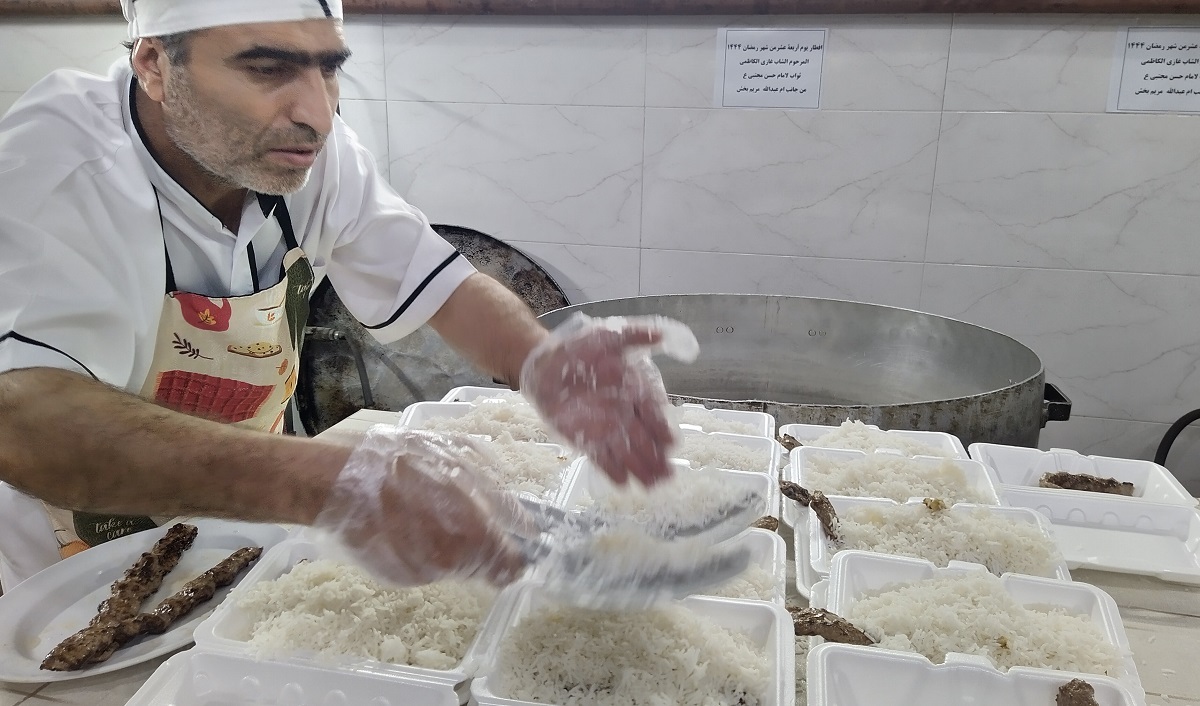 سفرههایی به رنگ سادگی سفرههایی به رنگ سادگی
