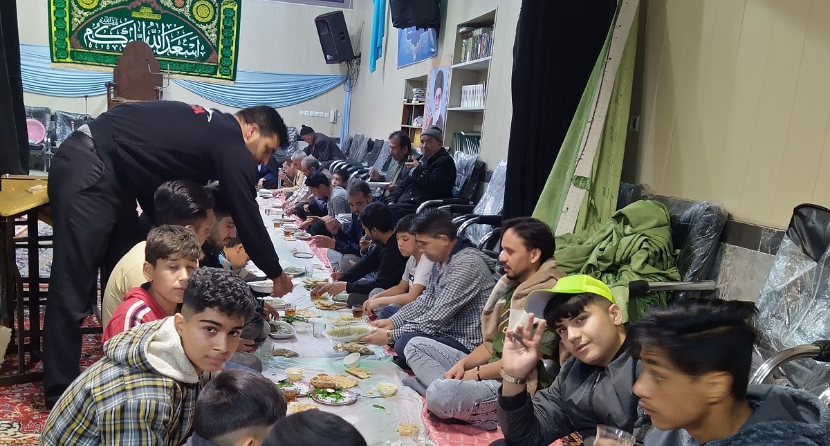 سفرههایی به رنگ سادگی سفرههایی به رنگ سادگی