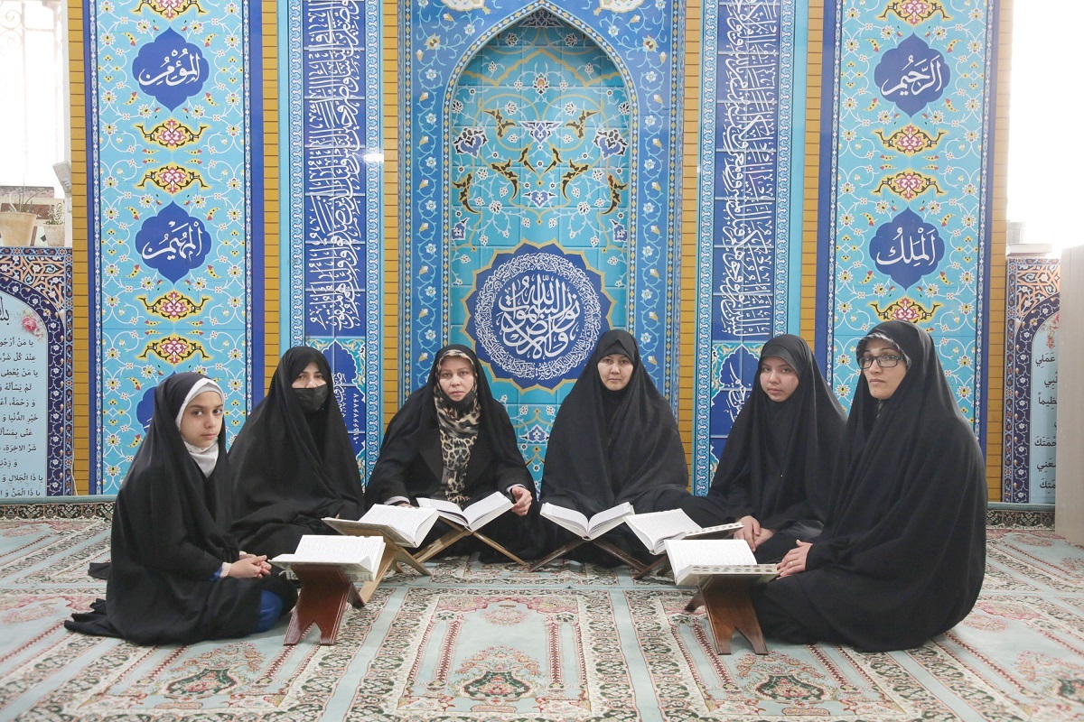 رسم جاری حفظ قرآن در قلب بولوار توس