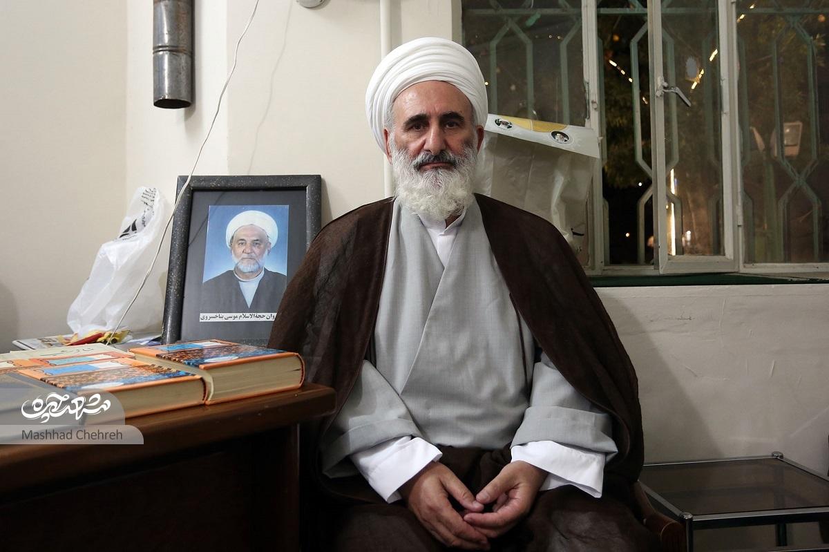 مرحوم حجت‌الاسلام حاج‌شیخ موسی بناخسروی سال‌ها به عنوان روحانی در جبهه حضور داشته است