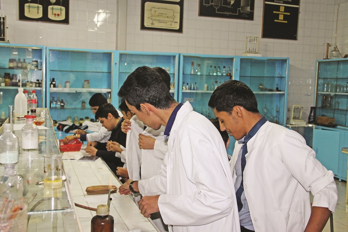 نیمقرن خاطره آزمایشگـاهی نیمقرن خاطره آزمایشگـاهی
