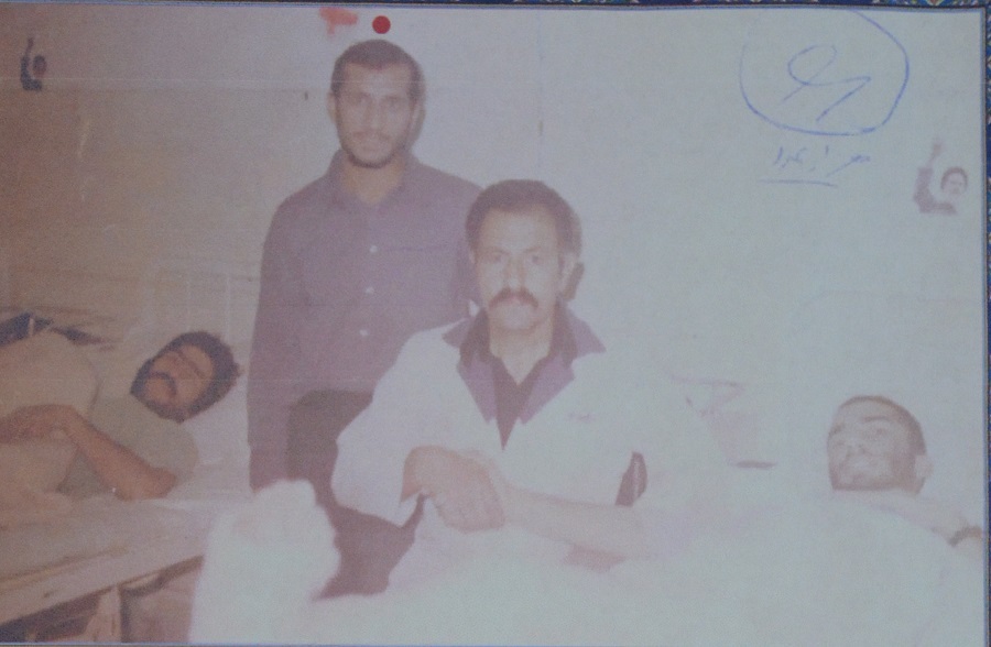 یک خانه، هفت دلاور یک خانه، هفت دلاور