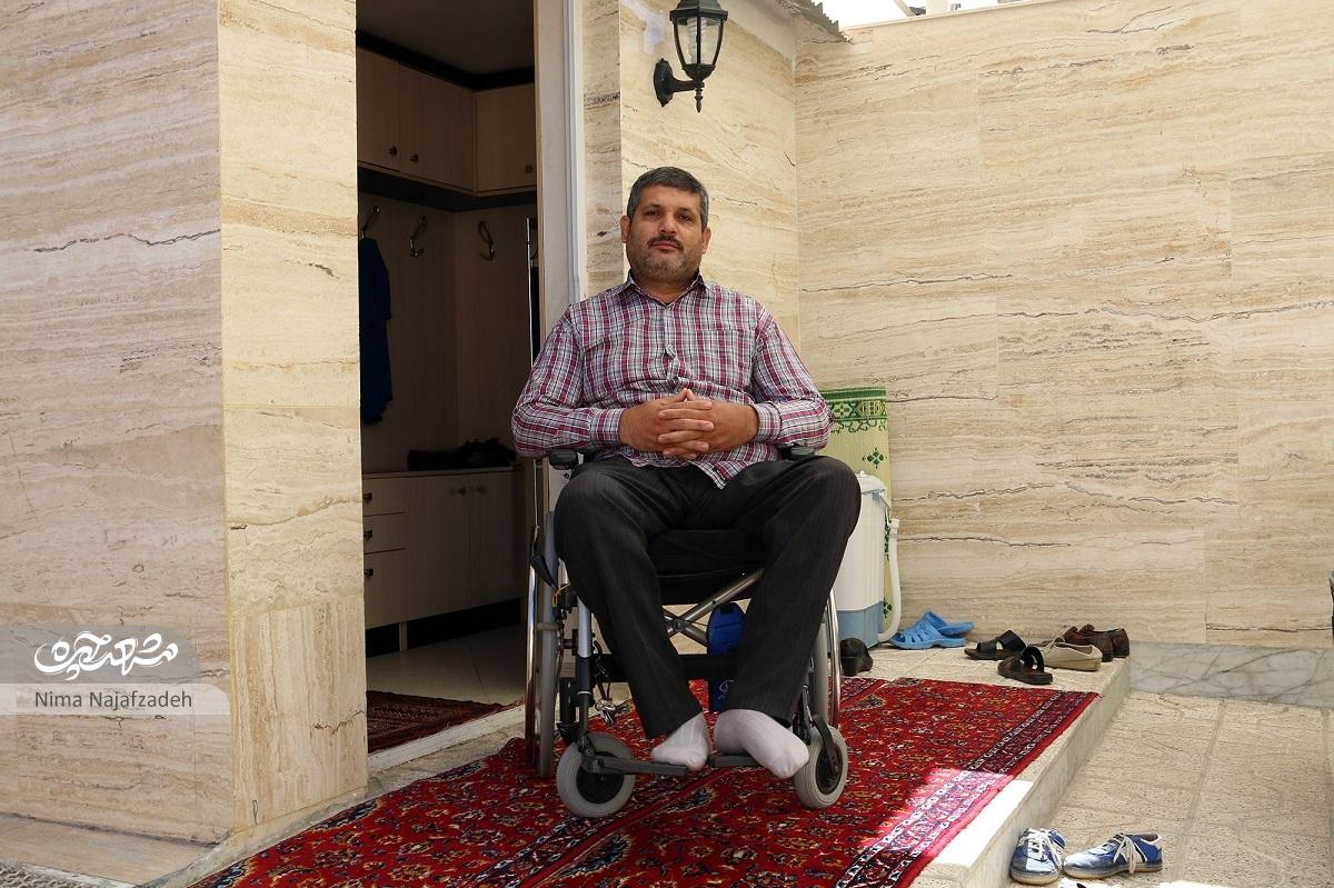 حسن بهرامفر، جانباز ۷۰ درصد قطعنخاعی محله سرافرازان است حسن بهرامفر، جانباز ۷۰ درصد قطعنخاعی محله سرافرازان است
