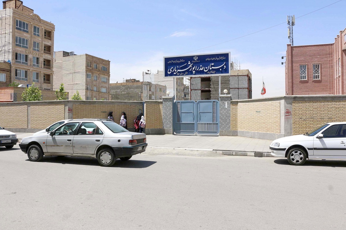 خیابان پشت هنرستان در محله امیریه خیابان پشت هنرستان در محله امیریه