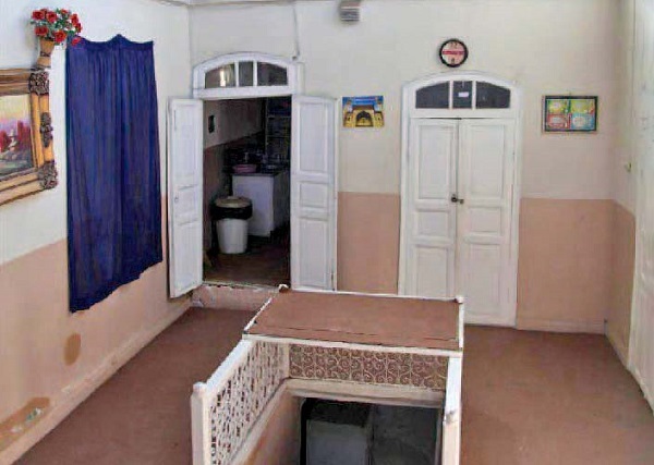 معماریداخلی حسینیه ثبتملیشده رحیمیان در بیخبری متولیان تغییر داده شد معماریداخلی حسینیه ثبتملیشده رحیمیان در بیخبری متولیان تغییر داده شد