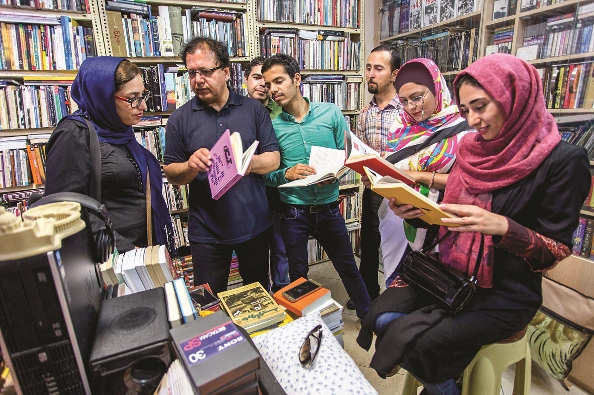 مادر، بزرگترین گوهر زندگی گیلانیفر بود مادر، بزرگترین گوهر زندگی گیلانیفر بود
