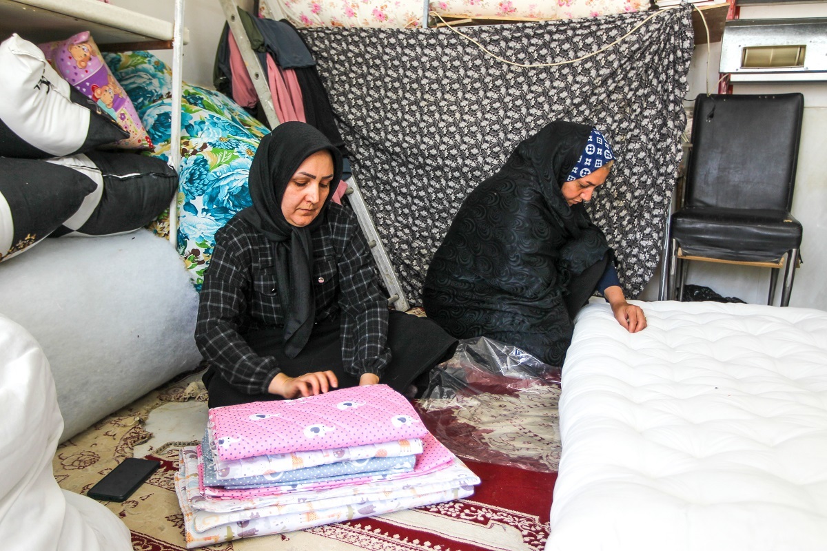 سوزن در دست زنان کارآفرین سوزن در دست زنان کارآفرین