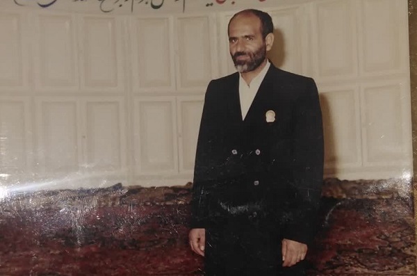 یادگاری با گنبد و بارگاه امامرضا(ع) یادگاری با گنبد و بارگاه امامرضا(ع)