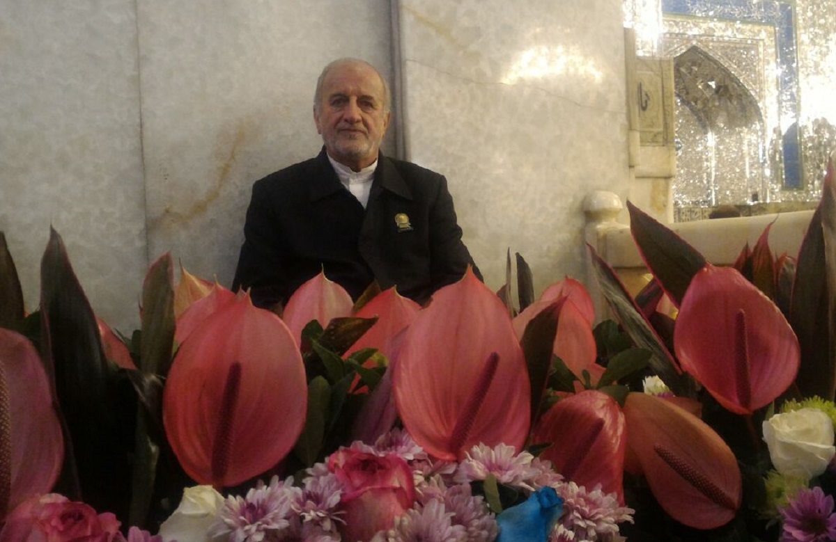 یادگاری با گنبد و بارگاه امامرضا(ع) یادگاری با گنبد و بارگاه امامرضا(ع)