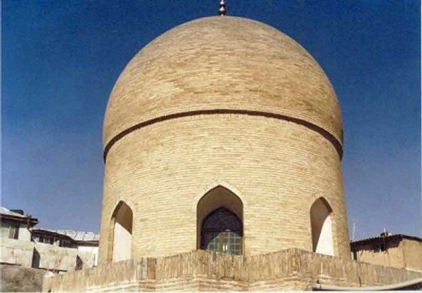 درباره سادات موسوی که نخستین سادات مهاجر به مشهد و متولیان حرم مطهر رضوی بودند درباره سادات موسوی که نخستین سادات مهاجر به مشهد و متولیان حرم مطهر رضوی بودند