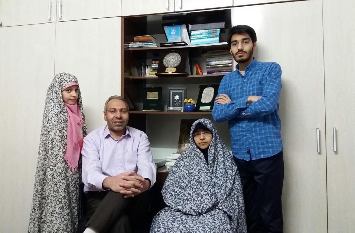 دور انگلیس را خط کشیدم دور انگلیس را خط کشیدم