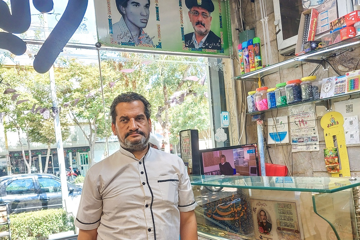 کوچهای با نمادی از دهه ۶۰ کوچهای با نمادی از دهه ۶۰