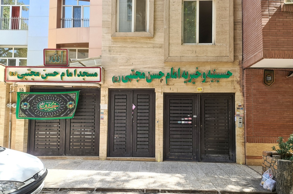 کوچه ای با درختان انگور