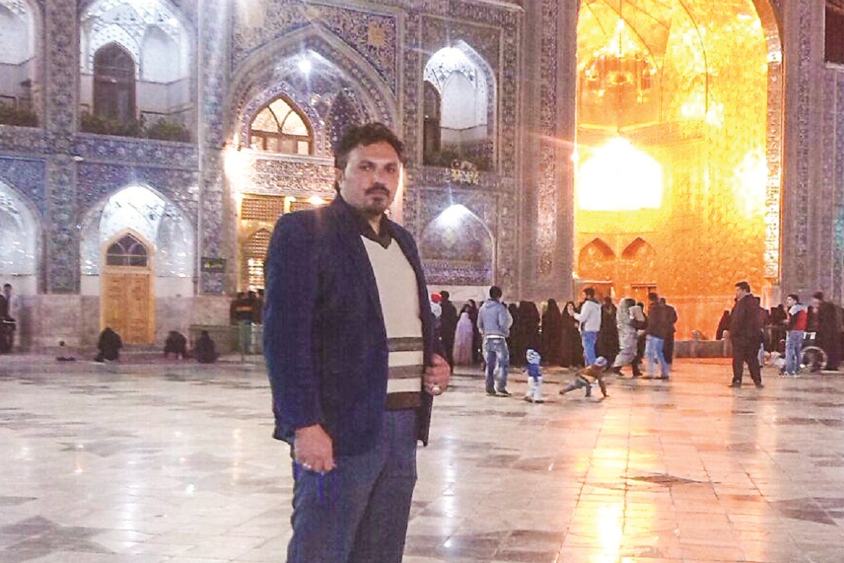 شاعر آئینی پنجتن