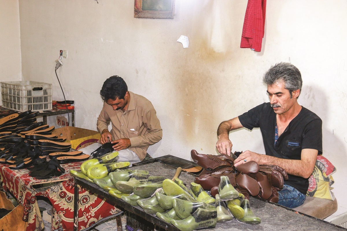 کفشی که آقارضا را تا پای ورشکستگی برد کفشی که آقارضا را تا پای ورشکستگی برد