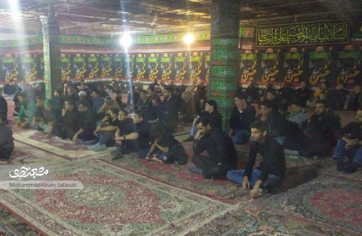 لات بازی و عربدهکشی ممنوع! من امام حسینی هستم لات بازی و عربدهکشی ممنوع! من امام حسینی هستم
