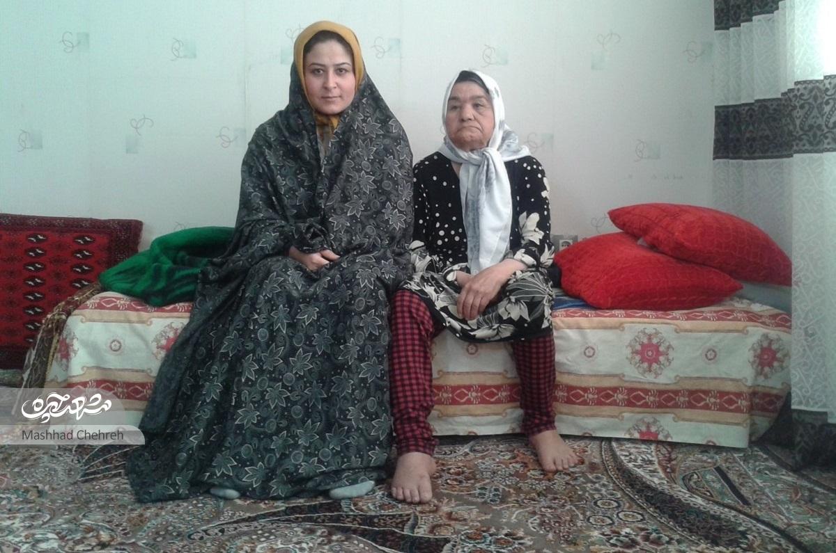 همراه با دختری که جوانیاش را وقف نگهداری از پدربزرگ و مادربزرگش کرده است همراه با دختری که جوانیاش را وقف نگهداری از پدربزرگ و مادربزرگش کرده است