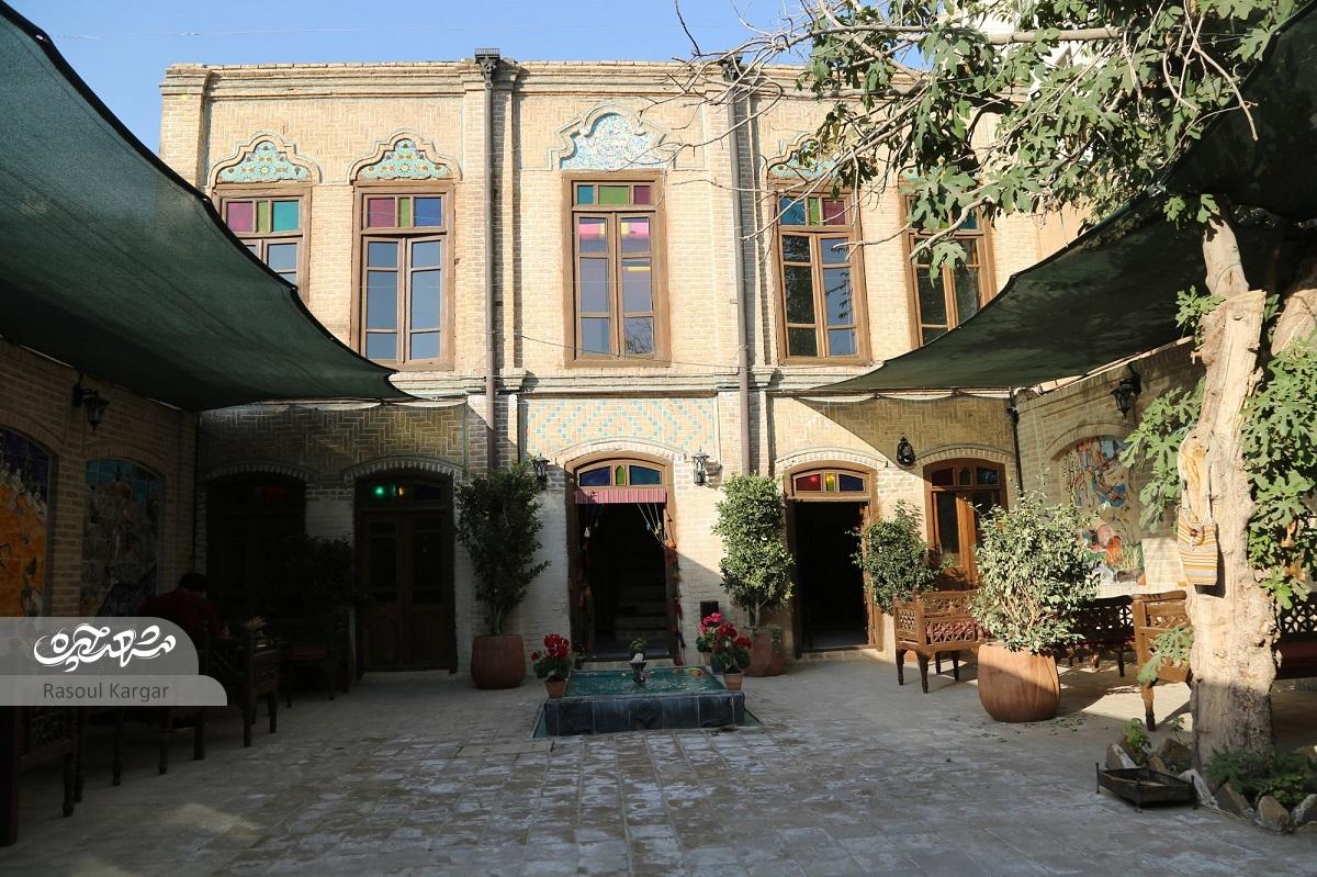 نسل دوم احمدیانها خانه ثبتملی شده او را با مرمت ماندگار کرد نسل دوم احمدیانها خانه ثبتملی شده او را با مرمت ماندگار کرد