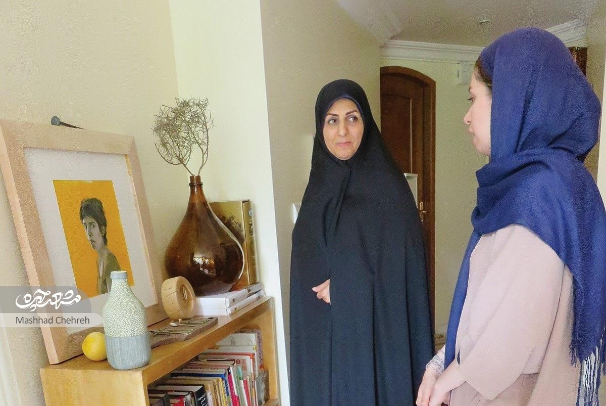 روایتی از زندگی زوج هنرمندی که آثار هنری «پاپیه ماشه» آنها با کاغذهای بازیافتی است. روایتی از زندگی زوج هنرمندی که آثار هنری «پاپیه ماشه» آنها با کاغذهای بازیافتی است.