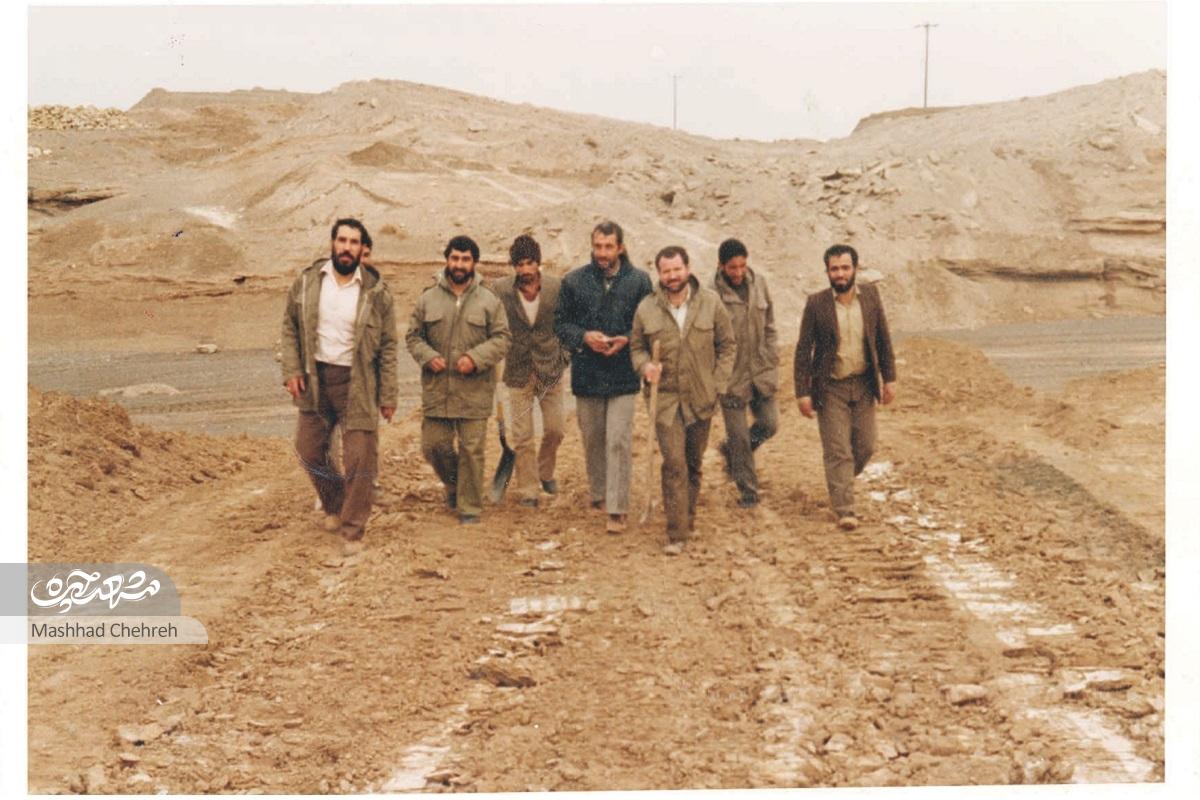 منیر خدابخشحصار و محمدرضا قانع اولین زوج جهادی مشهد بودند منیر خدابخشحصار و محمدرضا قانع اولین زوج جهادی مشهد بودند