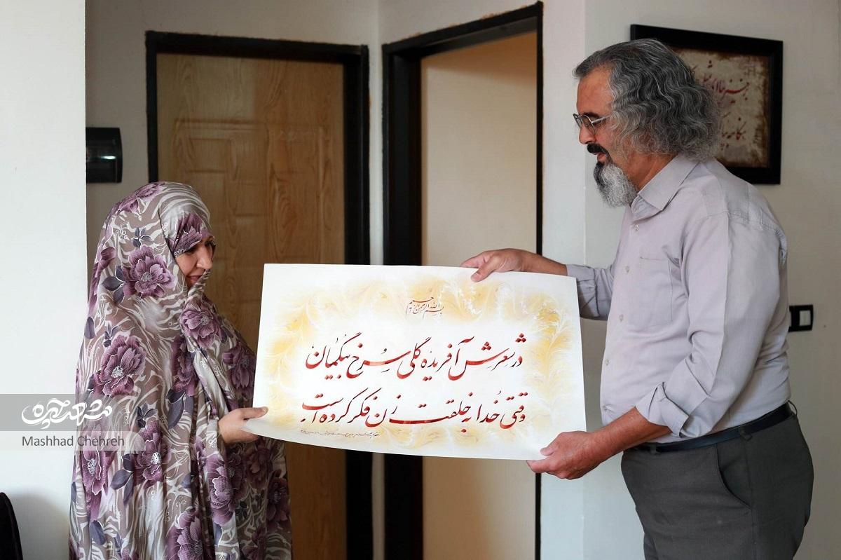 شاعر، خطاط و قاری قرآن، برای دفاع از ارزشهای انقلاب از هر راهی وارد میشود شاعر، خطاط و قاری قرآن، برای دفاع از ارزشهای انقلاب از هر راهی وارد میشود
