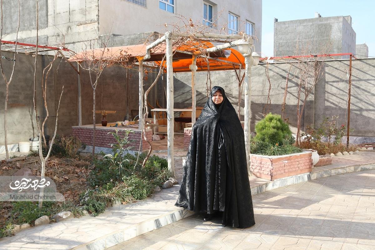 منصوره خانم، کارآفرین و فعال فرهنگی محله جاهدشهر است منصوره خانم، کارآفرین و فعال فرهنگی محله جاهدشهر است