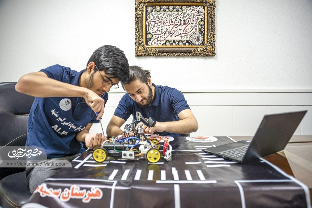 پشتکار، پشت نبوغ پشتکار، پشت نبوغ