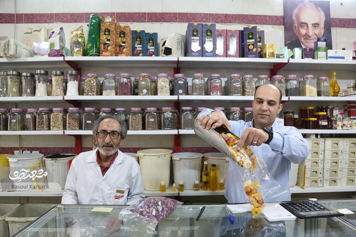 طب سنتی از نگاه چهارمین نسل عطارِ خانواده طیرانی طب سنتی از نگاه چهارمین نسل عطارِ خانواده طیرانی