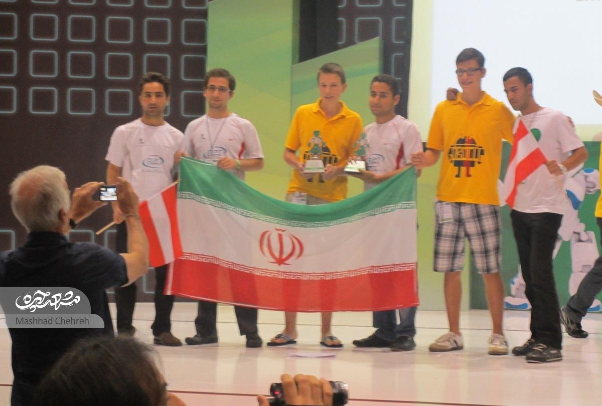 حامد جعفرزاده، نخبه علمی توانسته در عرصه مسابقات روباتیک، صاحب عنوانهای جهانی شود حامد جعفرزاده، نخبه علمی توانسته در عرصه مسابقات روباتیک، صاحب عنوانهای جهانی شود