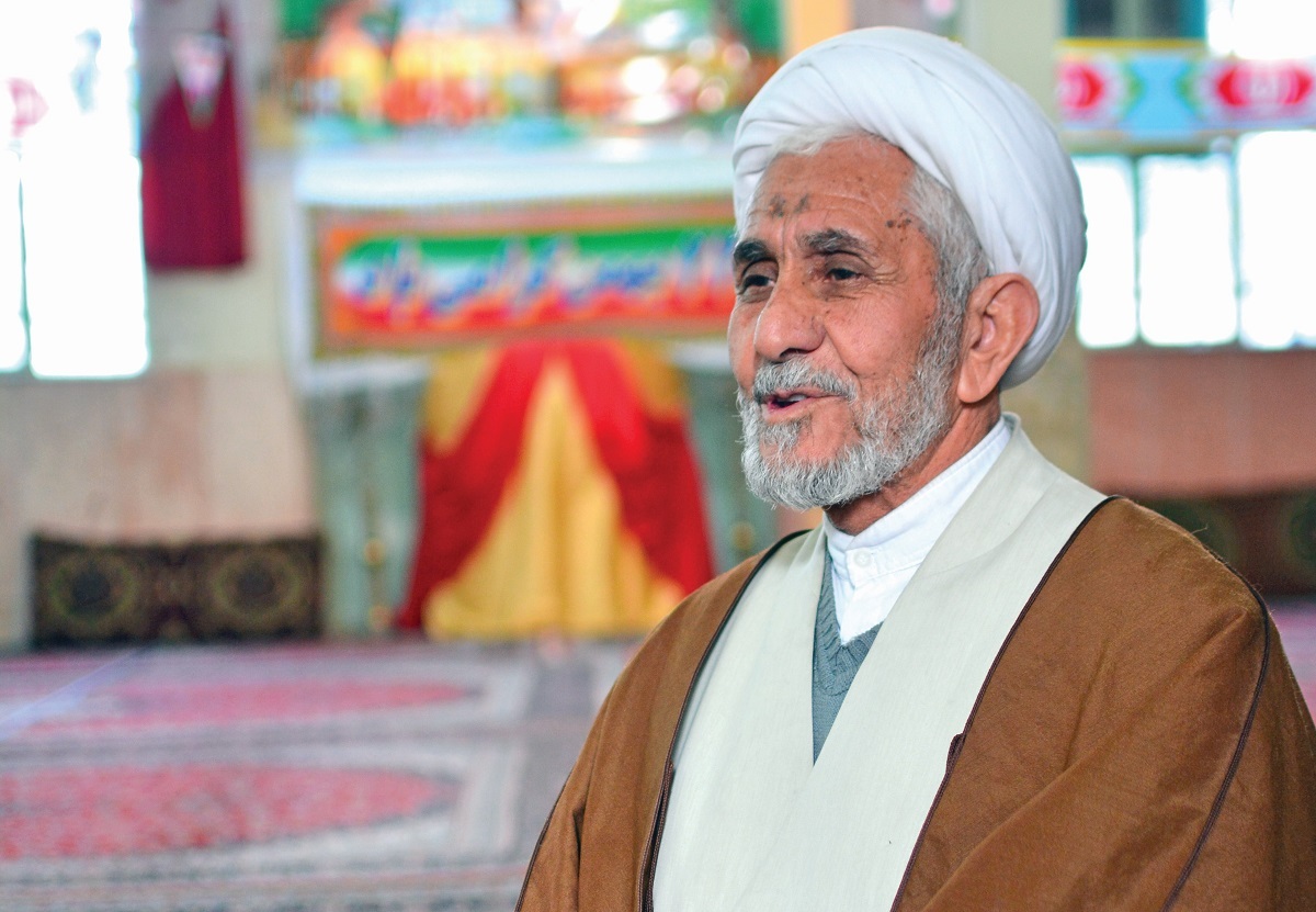 حجت‌الاسلام آزموده در مبارزات مردمی محله «دهخدا» نقش ویژه‌ای داشته‌ است