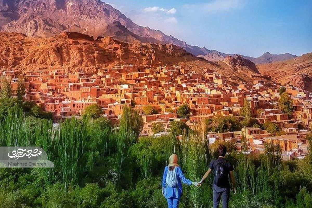 زوج گردشگر مشهدی، ایران را خلاقانه معرفی میکنند زوج گردشگر مشهدی، ایران را خلاقانه معرفی میکنند