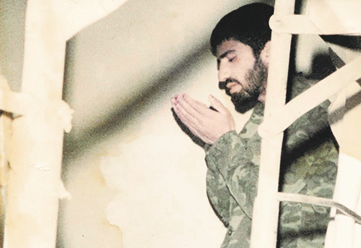 شهید علی اصغر محراب مدام می گفت: «هرچه دارم، از کاوه دارم» شهید علی اصغر محراب مدام می گفت: «هرچه دارم، از کاوه دارم»