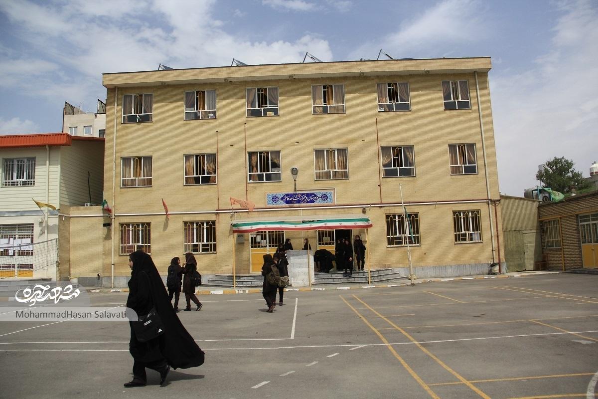 دبیرستان دخترانه شاهد فاطمیه؛ خانه مدرسـه‌