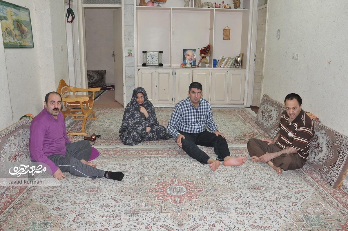 معلولیت ناگهانی ۴ فرزند رنگ شادی را از خانواده «قشنگ» گرفته است معلولیت ناگهانی ۴ فرزند رنگ شادی را از خانواده «قشنگ» گرفته است