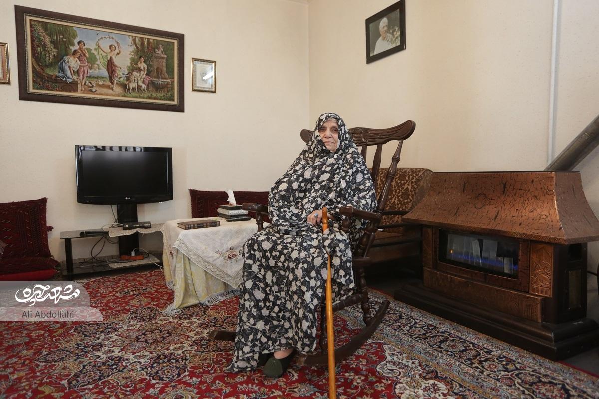 نهم دی۱۳۵۷ هفتمین روز شهادت فریدون بهارلو بود نهم دی۱۳۵۷ هفتمین روز شهادت فریدون بهارلو بود