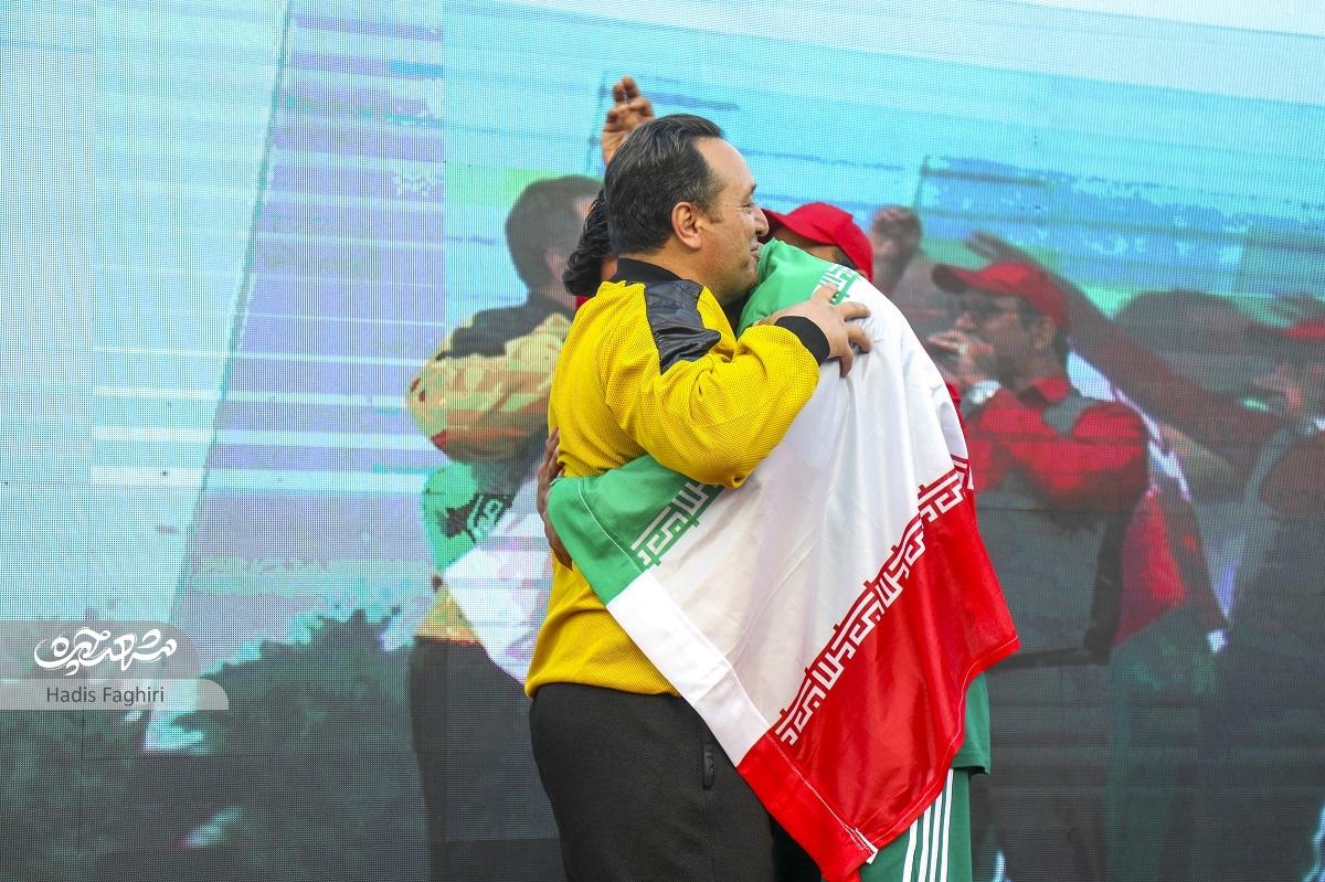 محمد امین نوازی ششمین رکورد ملی خود را به ثبت رساندفرود متفاوت از پلکان باباکوهی