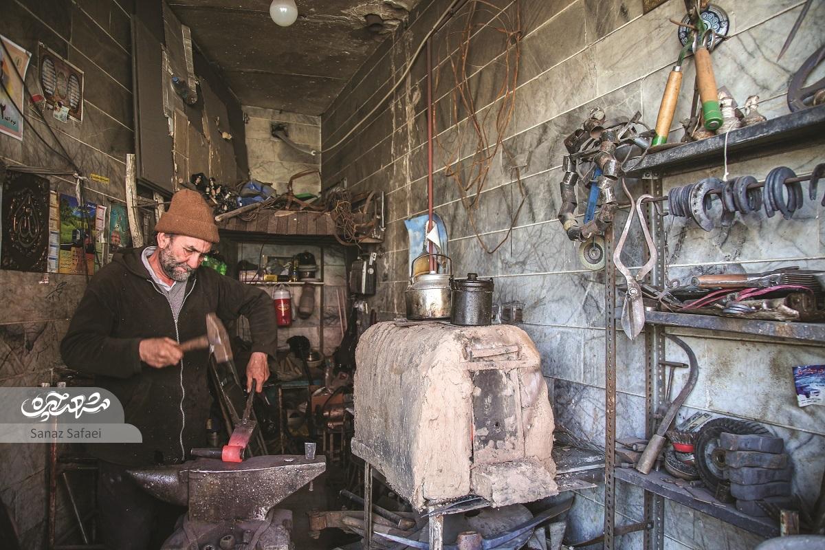 نفس های آخر «سرخس»؛ خیابانی که به مشاغل قدیمی شهره است نفس های آخر «سرخس»؛ خیابانی که به مشاغل قدیمی شهره است