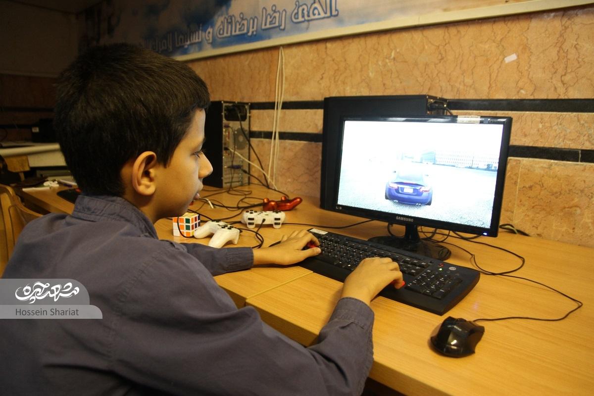 مسجد پنجتن محله بهشتی؛ پایگاه سه نسل است مسجد پنجتن محله بهشتی؛ پایگاه سه نسل است