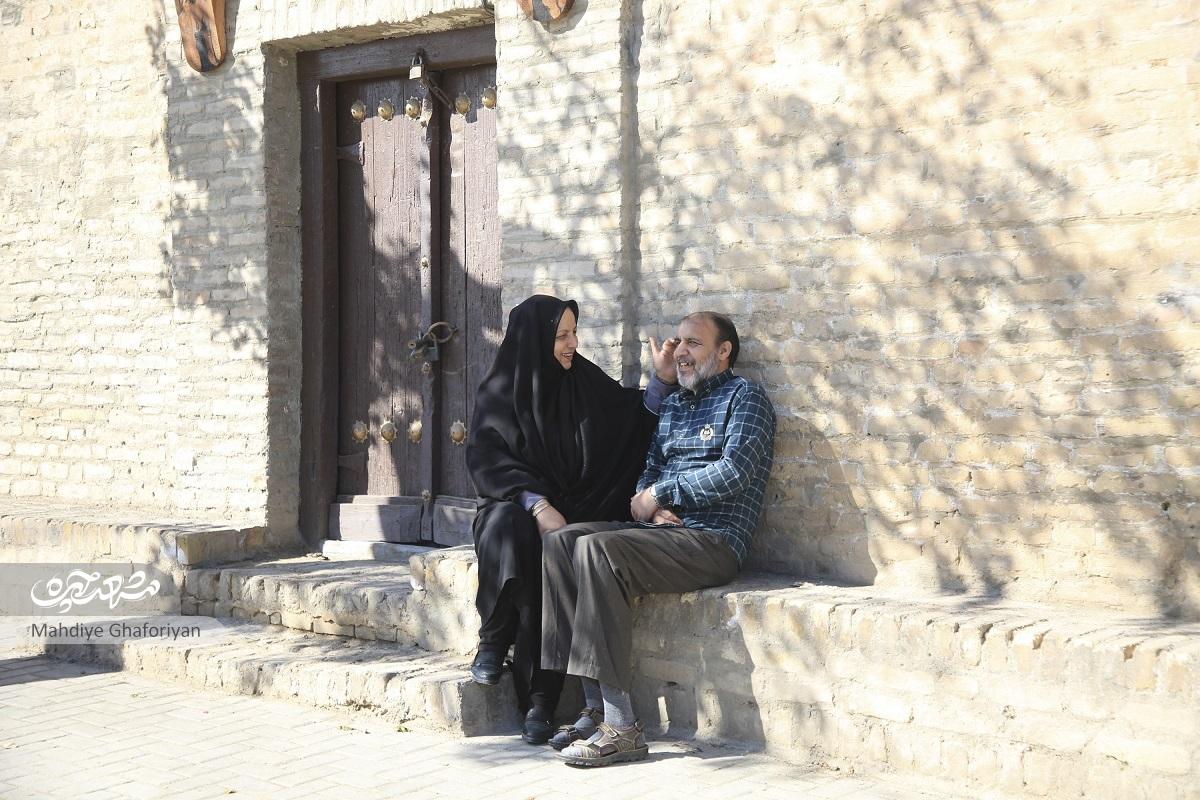 ایثار خانم درستکار دربرابر ایثار آقای درستکار ایثار خانم درستکار دربرابر ایثار آقای درستکار