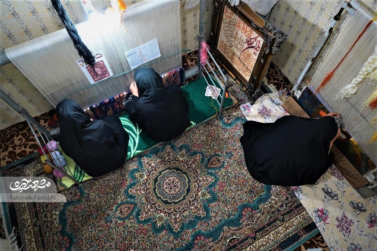 همنشینی رنگها در کارگاه کوچک مریم بلوایه همنشینی رنگها در کارگاه کوچک مریم بلوایه