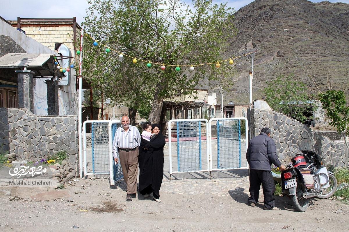حاجی قهوهچی ۴۶ سال است که کار استخراج سنگها از کوه های خلج را انجام میدهد حاجی قهوهچی ۴۶ سال است که کار استخراج سنگها از کوه های خلج را انجام میدهد