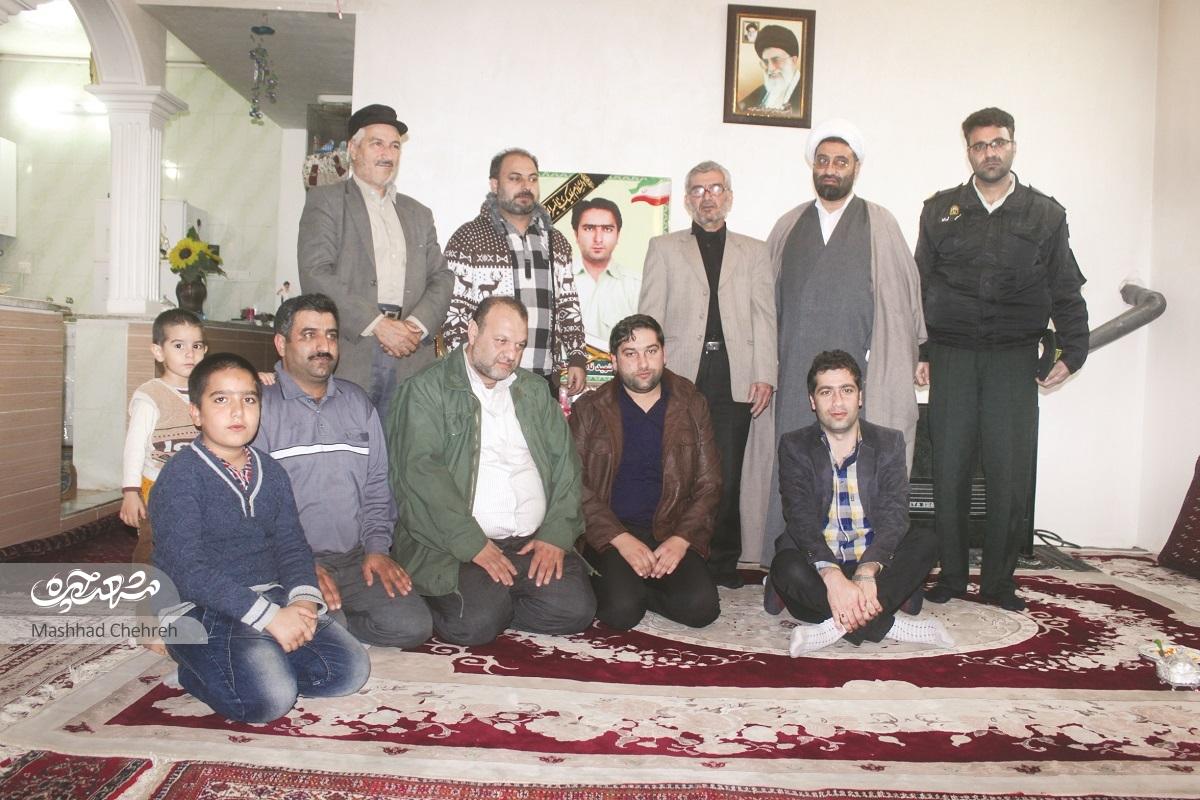 شهید ناصر سلطانی در محله شان به «ناصر هیئت« معروف بود شهید ناصر سلطانی در محله شان به «ناصر هیئت« معروف بود