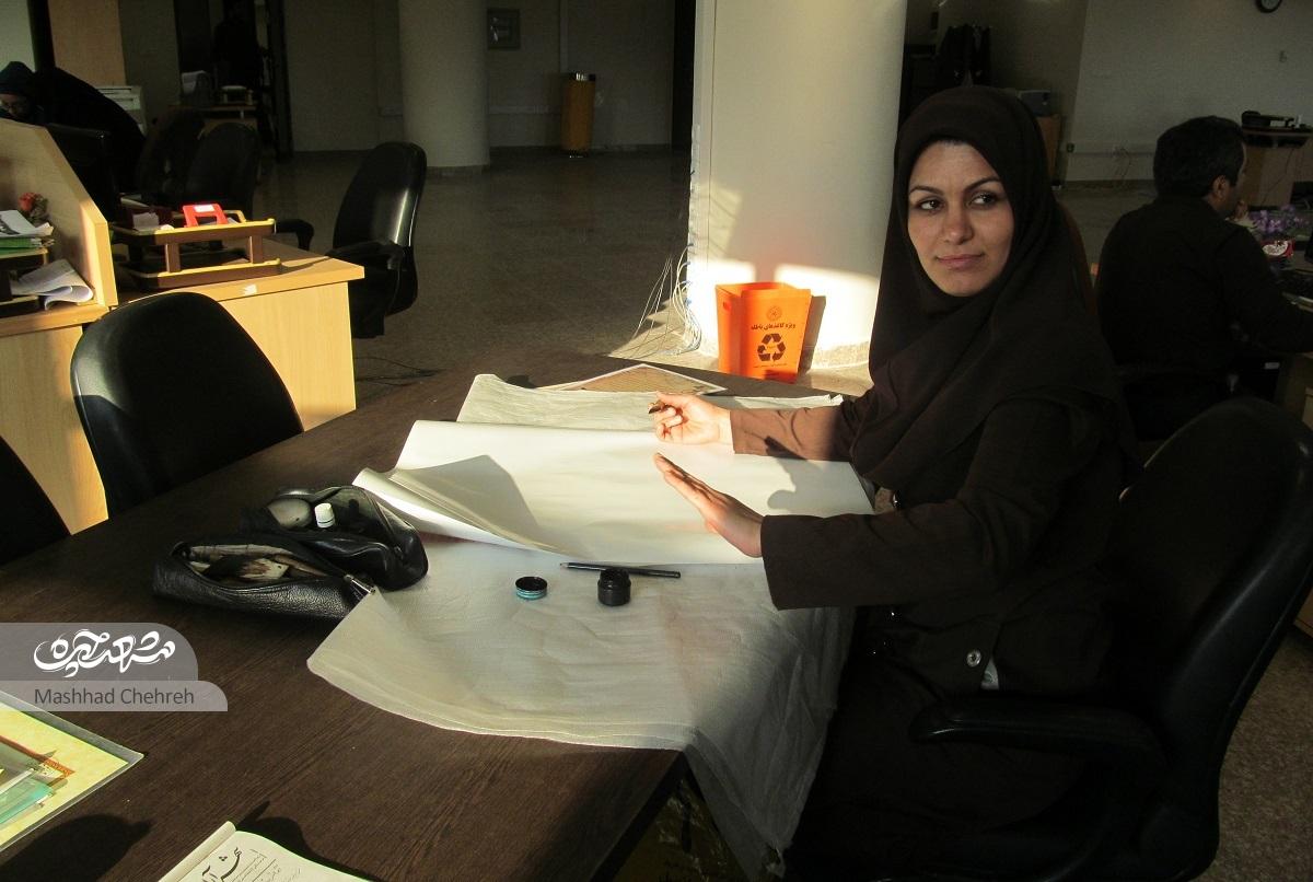 خوشنویس محله دروی برای خلق یک اثر هنری خوب چله می‌نشیند