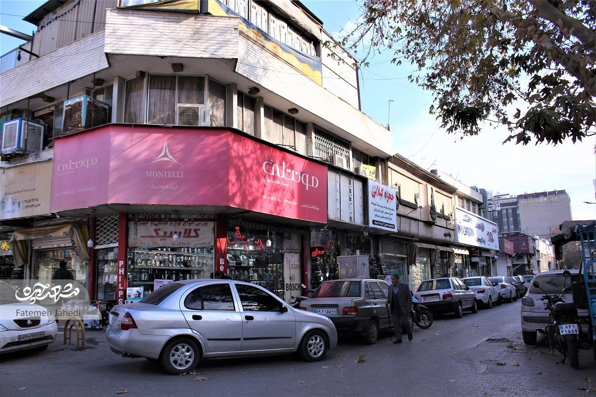 سرای بلور پس از نیم قرن هنوز حرف اول را در مشهد میزند سرای بلور پس از نیم قرن هنوز حرف اول را در مشهد میزند