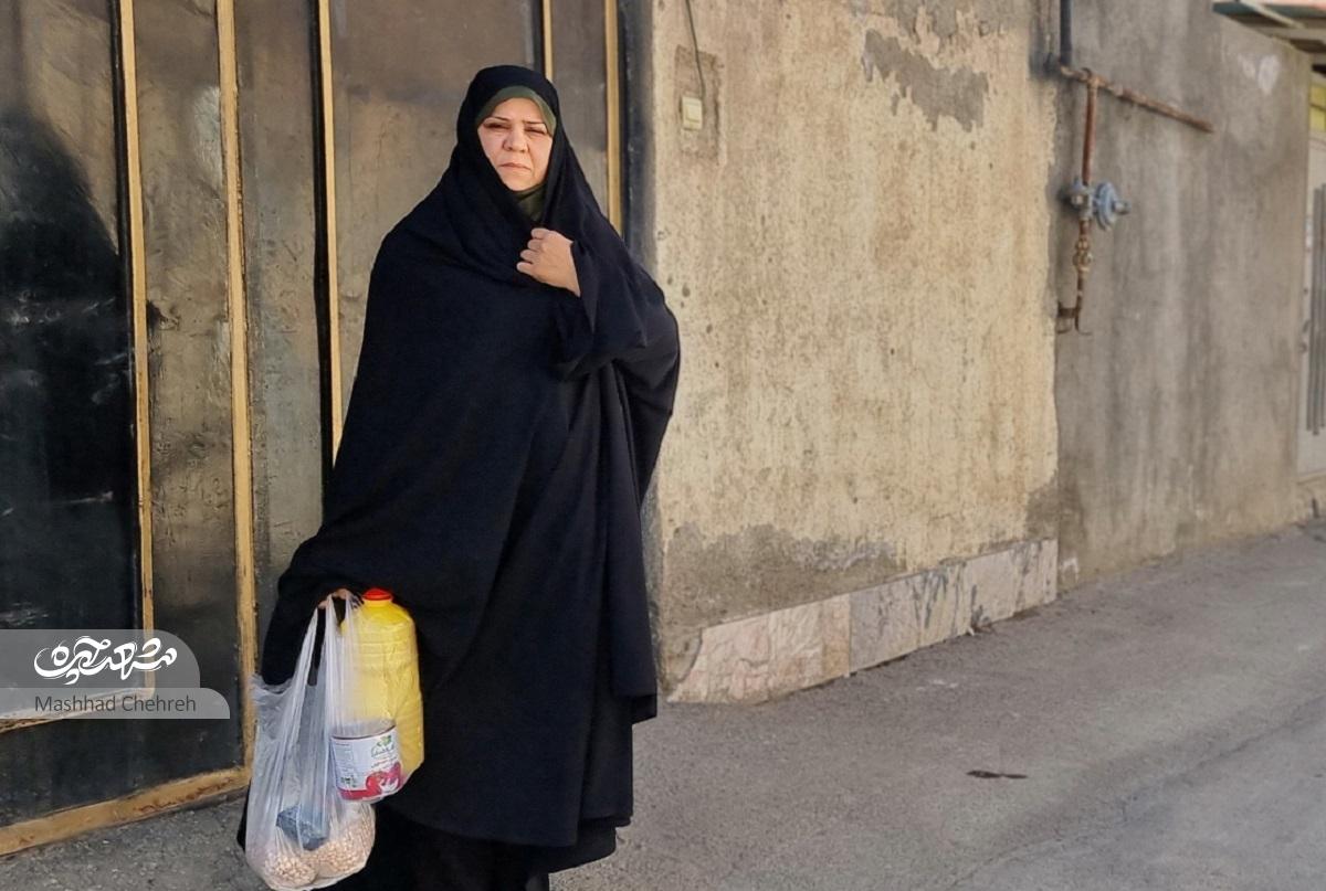 صدیقه رضایی که سالها پیش از یک بحران مالی خانوادگی کمر راست کرد حالا دستگیر نیازمندان محله است صدیقه رضایی که سالها پیش از یک بحران مالی خانوادگی کمر راست کرد حالا دستگیر نیازمندان محله است