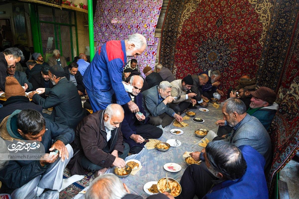 اطعام چهارشنبههای محله راهآهن یادگار ۸۵ ساله علامه علی فلسفی است اطعام چهارشنبههای محله راهآهن یادگار ۸۵ ساله علامه علی فلسفی است