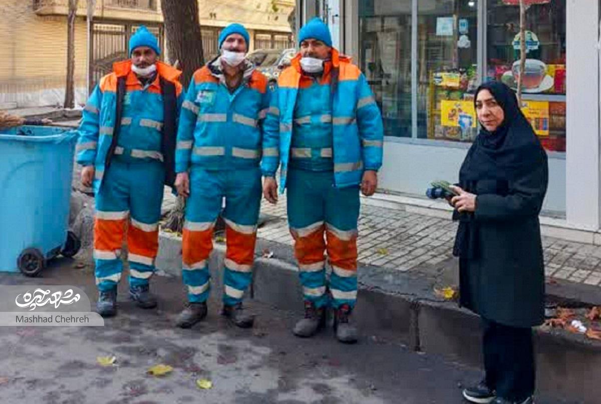 طاهره صفارکاخکی با بافتنیهایش به اطرافیان خیر رسانده است طاهره صفارکاخکی با بافتنیهایش به اطرافیان خیر رسانده است