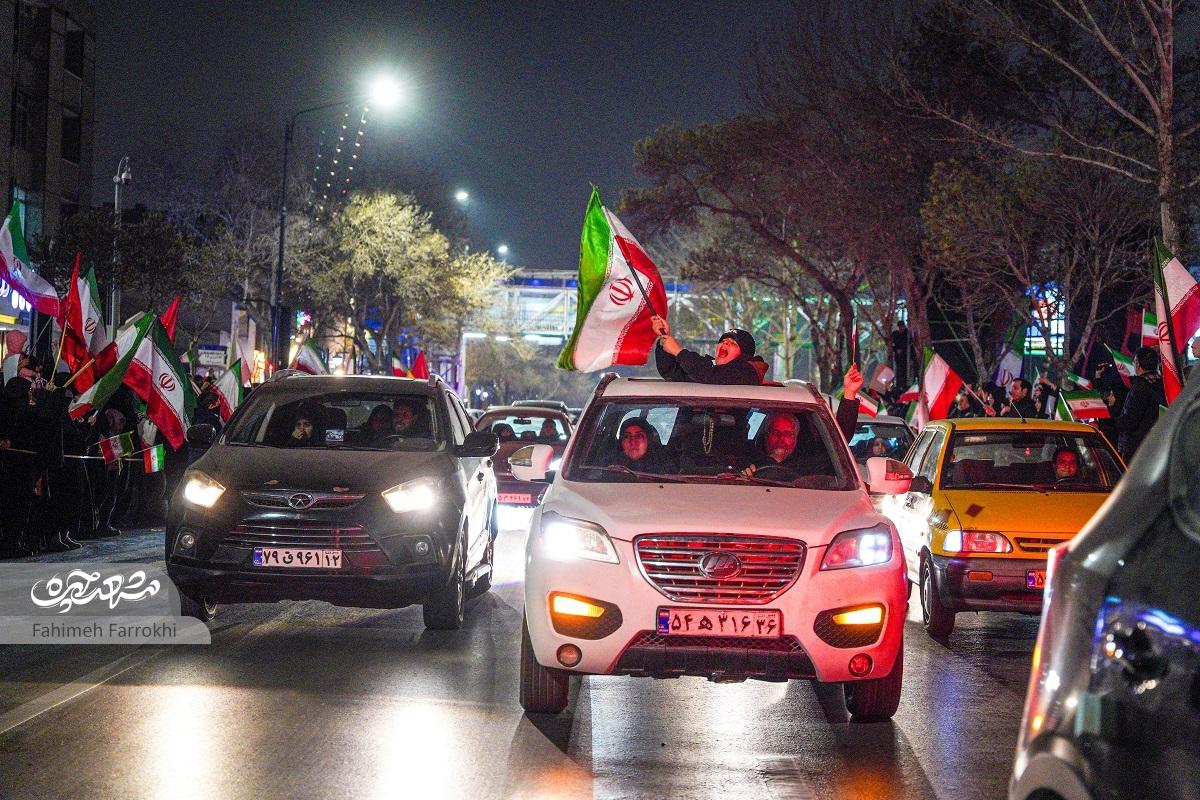فریاد مقاومت اهالی منطقه یک در عزاداری رهبر شهید فریاد مقاومت اهالی منطقه یک در عزاداری رهبر شهید